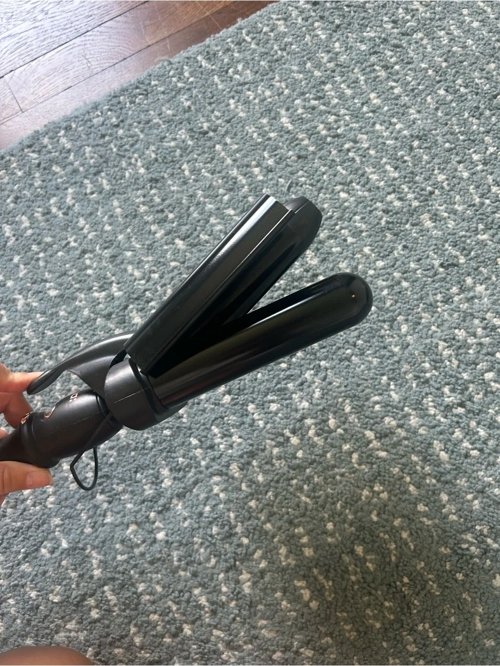 amika Triple Barrel Waver - Black